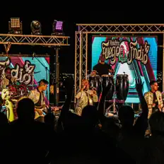 Fuego Indioを聴いたり、ミュージックビデオを鑑賞したり、経歴やツアー日程などを確認したりしましょう！