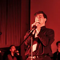 Écoutez Andy Heil, regardez des vidéoclips, lisez la biographie, consultez les dates de tournée et plus encore !