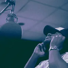 Ouve Adonis Alexander, vê vídeos de música, lê a biografia, vê as datas da digressão e muito mais!