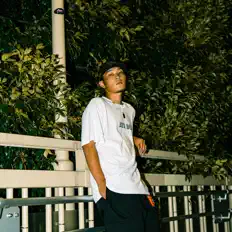 收听 K-Take、观看音乐视频、阅读小传、查看巡演日期等 ！