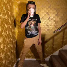 Dengarkan Lil Worm, tonton video musik, baca bio, lihat tanggal tur & lainnya!