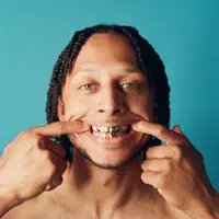 Escucha a undefined, mira videos musicales, lee su biografía, consulta las fechas de las gira y más.