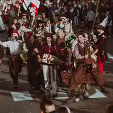 Listen to La Rioule des Compagnons du Monde, watch music videos, read bio, see tour dates & more!