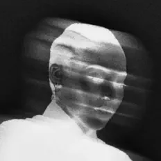 WRLDOFSAMを聴いたり、ミュージックビデオを鑑賞したり、経歴やツアー日程などを確認したりしましょう！