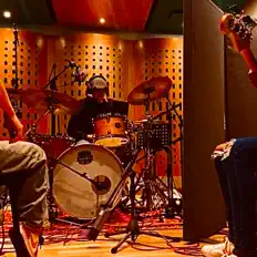 Poslechněte si interpreta Sweaty Palm, sledujte hudební videa, přečtěte si životopis, podívejte se na data turné a další informace.