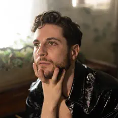 Escucha a Quiet Son, mira vídeos musicales, lee la biografía, consulta fechas de giras y mucho más.
