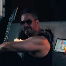 niColibríを聴いたり、ミュージックビデオを鑑賞したり、経歴やツアー日程などを確認したりしましょう！