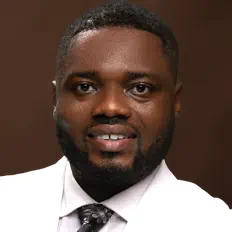 Kofi Owusu Peprahを聴いたり、ミュージックビデオを鑑賞したり、経歴やツアー日程などを確認したりしましょう！