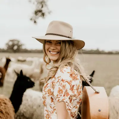 Listen to Zara Lindeman, watch music videos, read bio, see tour dates & more!