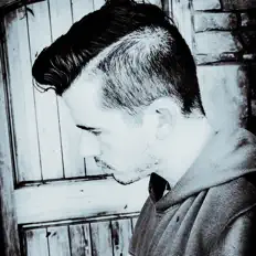 SLEEVEを聴いたり、ミュージックビデオを鑑賞したり、経歴やツアー日程などを確認したりしましょう！