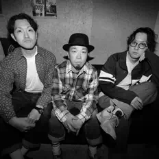收听 jammed loony bin、观看音乐视频、阅读小传、查看巡演日期等 ！