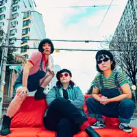 Escucha a undefined, mira videos musicales, lee su biografía, consulta las fechas de las gira y más.