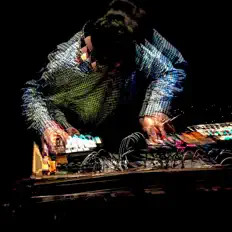 Ouça Hiroshi Yamori, assista a videoclipes, leia a biografia, veja as datas das turnês e mais!