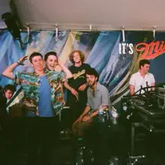 Poslechněte si interpreta Staying for the Weekend, sledujte hudební videa, přečtěte si životopis, podívejte se na data turné a další informace.