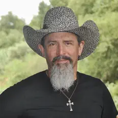 Dengarkan Paul Justin, tonton video musik, baca bio, lihat tanggal tur & lainnya!