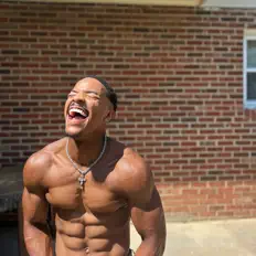 Écoutez Evan Brown, regardez des vidéoclips, lisez la biographie, consultez les dates de tournée et plus encore !