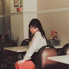 Ellie Bleachを聴いたり、ミュージックビデオを鑑賞したり、経歴やツアー日程などを確認したりしましょう！