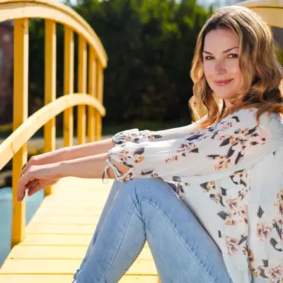 Listen to Gabrielle Destroismaisons, watch music videos, read bio, see tour dates & more!