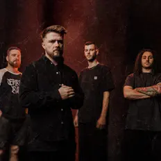 Ouça Primitive, assista a videoclipes, leia a biografia, veja as datas das turnês e mais!