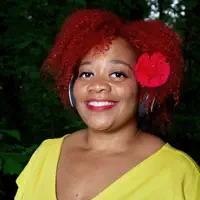 聆聽 undefined、觀看音樂影片、閱讀小傳、查看巡演日期等！