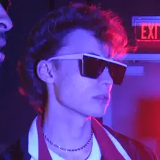 Dengarkan Noah Holland, tonton video musik, baca bio, lihat tanggal tur & lainnya!