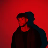 Ascolta undefined, guarda video musicali, leggi la biografia, vedi le date del tour & altro!