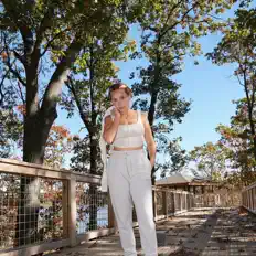 Luister naar Vanelladee, bekijk muziekvideo's, lees de bio, bekijk de tourdata, en meer!