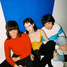 Dengarkan GLOVE, tonton video musik, baca bio, lihat tanggal tur & lainnya!