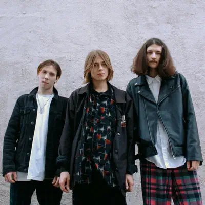 Listen to Дисперсия, watch music videos, read bio, see tour dates & more!