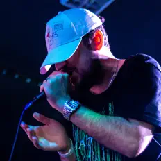 Luister naar Tao Quit, bekijk muziekvideo's, lees de bio, bekijk de tourdata, en meer!