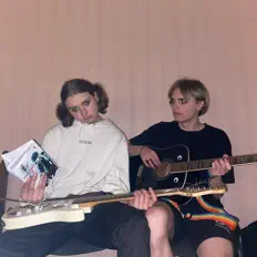 Hör dir ПІСЛЯ ЗМІНИ an, schau dir Musikvideos an, lies die Biografie, finde Tourdaten und mehr!