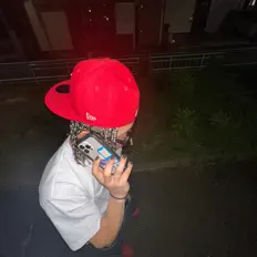 Poslechněte si interpreta L-Wood, sledujte hudební videa, přečtěte si životopis, podívejte se na data turné a další informace.
