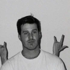 Écoutez Twothirteen, regardez des vidéoclips, lisez la biographie, consultez les dates de tournée et plus encore !