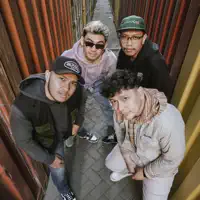 收听 undefined、观看音乐视频、阅读小传、查看巡演日期等 ！
