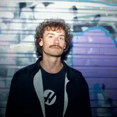 Ouve Kacper Krupa, vê vídeos de música, lê a biografia, vê as datas da digressão e muito mais!