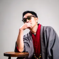 收听 ITACHI、观看音乐视频、阅读小传、查看巡演日期等 ！
