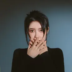 Dengarkan Karlie Chui, tonton video musik, baca bio, lihat tanggal tur & lainnya!