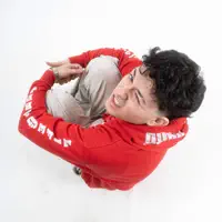 undefined을(를) 듣고, 뮤직 비디오를 보고, 약력을 읽고, 투어 일정 등을 확인하세요!