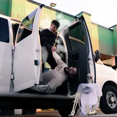Escucha a TBF, mira videos musicales, lee su biografía, consulta las fechas de las gira y más.