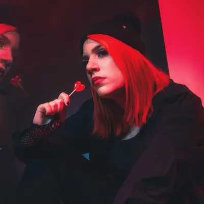 Listen to Jade Bennett, watch music videos, read bio, see tour dates & more!