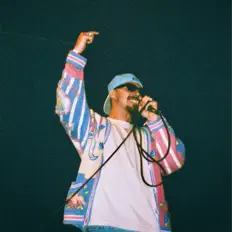 聆聽 Rano、觀看音樂影片、閱讀小傳、查看巡演日期等！