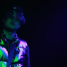 聆聽 X、觀看音樂影片、閱讀小傳、查看巡演日期等！