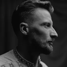 Escucha a REMEZ, mira videos musicales, lee su biografía, consulta las fechas de las gira y más.