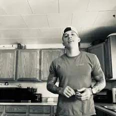 Just Josh을(를) 듣고, 뮤직 비디오를 보고, 약력을 읽고, 투어 일정 등을 확인하세요!