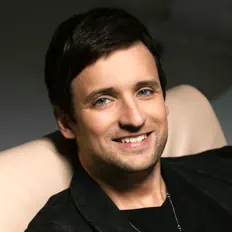 Poslechněte si interpreta Dmitriy Koldun, sledujte hudební videa, přečtěte si životopis, podívejte se na data turné a další informace.