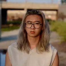 -Col सुनें, म्यूज़िक वीडियो देखें, बायो पढ़ें, दौरे की तारीखें और बहुत कुछ देखें!