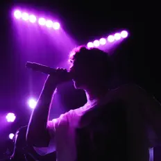 Escucha a JaDior, mira videos musicales, lee su biografía, consulta las fechas de las gira y más.