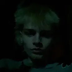 聆聽 poorkazi、觀看音樂影片、閱讀小傳、查看巡演日期等！