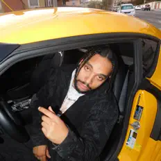 Ascolta Dom Chronicles, guarda video musicali, leggi la biografia, vedi le date del tour & altro!