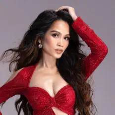收听 Lilly Nguyen、观看音乐视频、阅读小传、查看巡演日期等 ！